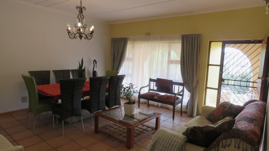 5 Bedroom Property for Sale in Uniondale Western Cape